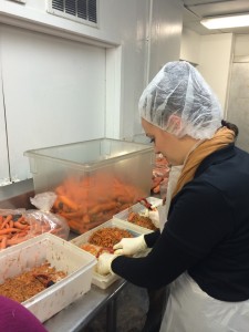 LG Peeling Carrots